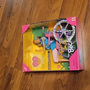 🆕 Mattel Share a Smile Becky doll